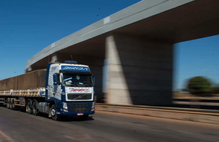 Na contramão dos novos, mercado de caminhões usados dispara no país