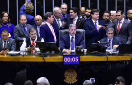 Câmara aprova texto-base da reforma tributária 