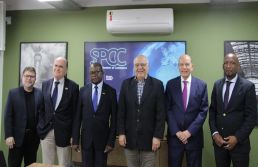 ACSP recebe comitiva da Embaixada da República de Moçambique