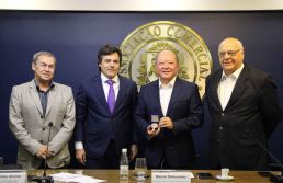 Presidente da Jucesp palestra na Associação Comercial 