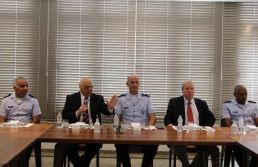 Presidente da ACSP recebe oficiais da FAB