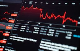 Interferência política e a desvalorização da Petrobras