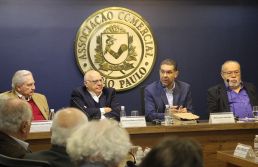 ‘Se não fizerem tolices, o País terá bons anos de crescimento’