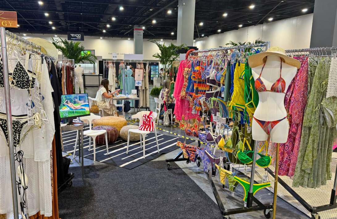 Moda praia brasileira resiste à gangorra do tarifaço e marca posição no mercado dos EUA