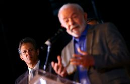 Nos corredores de Brasília | Haddad passa de poste a teto de vidro de Lula se derreter em SP