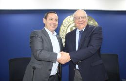 Presidente Ordine recebe representantes dos Correios para assinatura de ACT