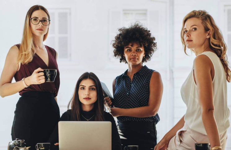 MPEs são a principal porta de entrada para mulheres no mercado de trabalho formal